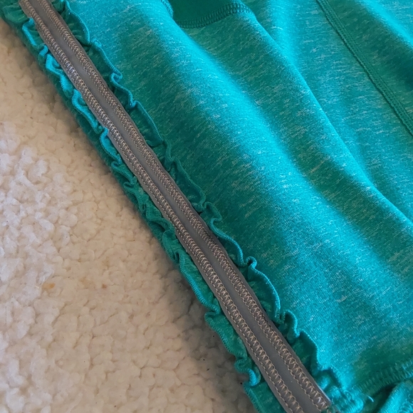 🌺 Like New Lululemon Half Zip Running Shirt/Shacket - Picture 11 of 16